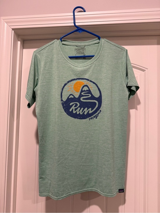 Patagonia Tops - Patagonia Light Green Run Graphic Short-Sleeve Tee